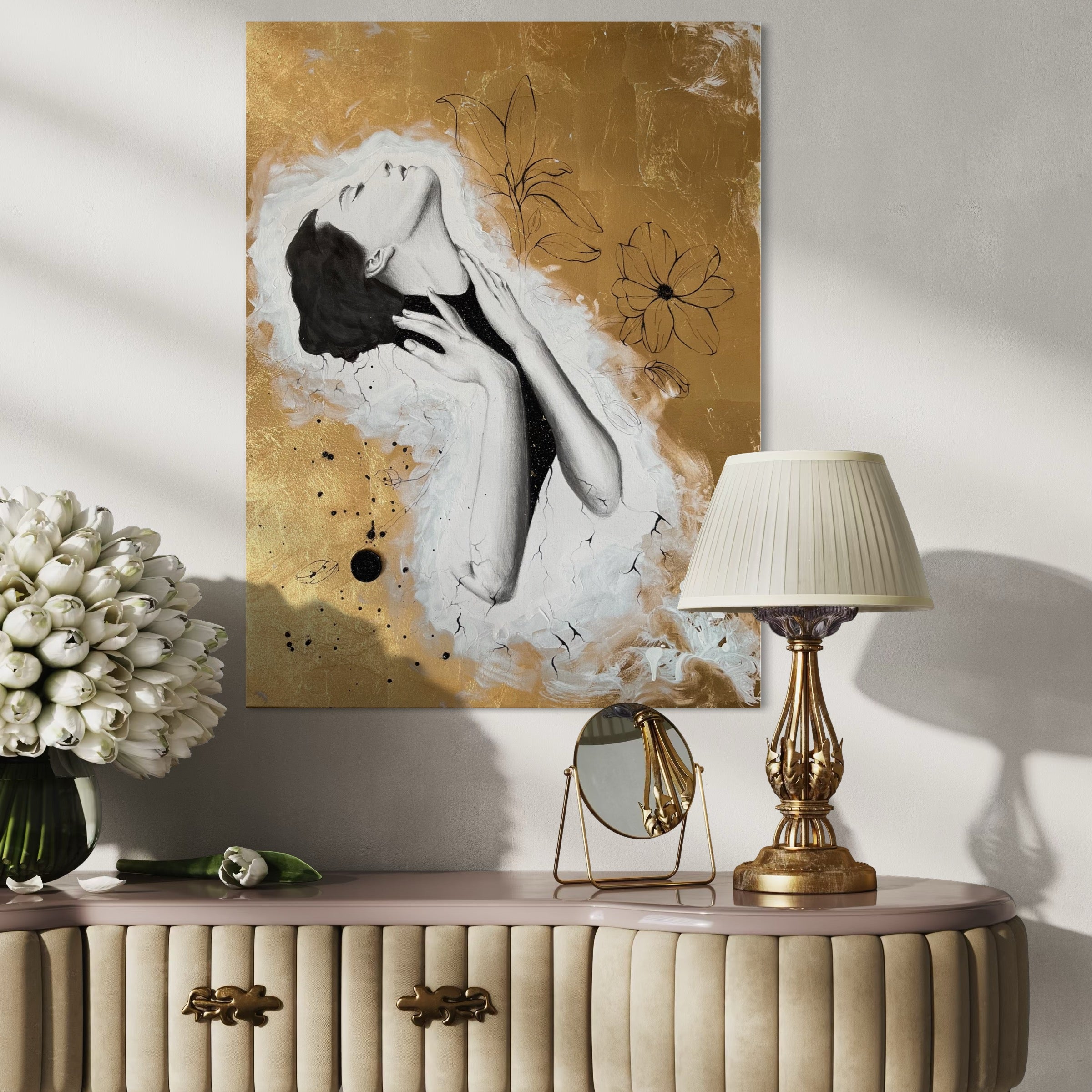 Kunstwerk roots Nadine Elsner Art. Das Bild hängt über einer Kommode. 