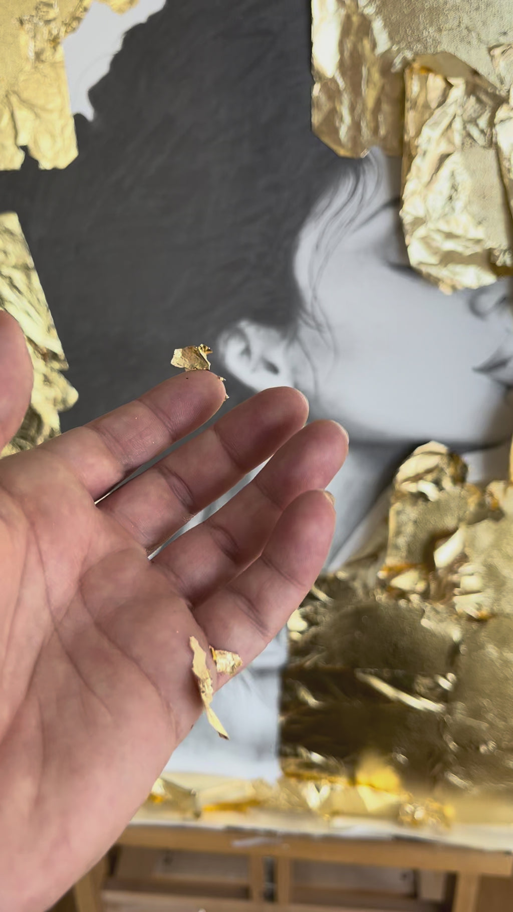 Video Kunstwerk joy Nadine Elsner Art Detailaufnahme Vergoldung 